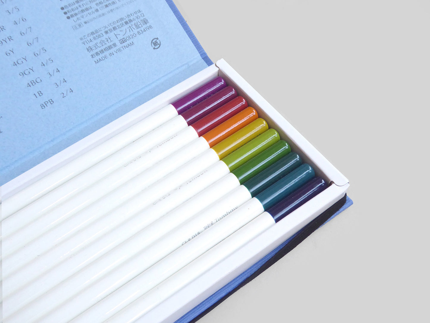 Irojiten Colour Dictionary (i)