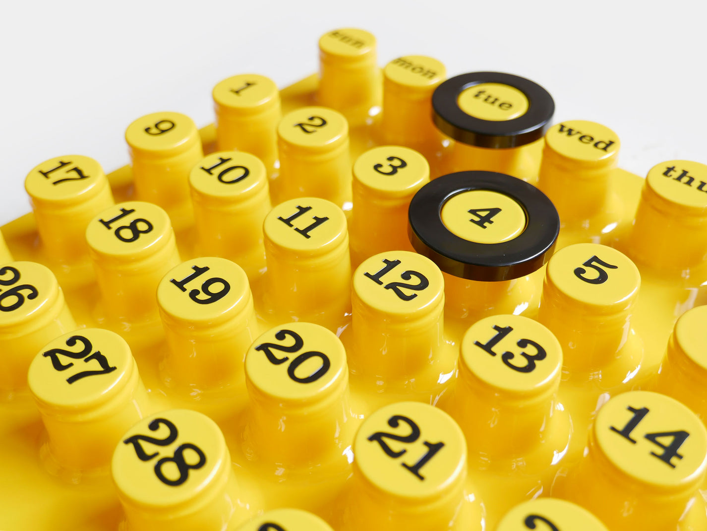 Ring A Date Perpetual Calendar Present & Correct